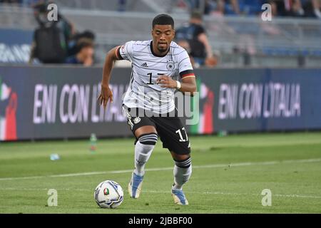 Bologne, Italien. 04.. Juni 2022. Benjamin HENRICHS (GER), Aktion, Einzelaktion, Einzelbild, Ausschnitt, Ganzkörperaufnahme, Vollfigur Fußball UEFA Nations League, Gruppenphase 1. Spieltag Italien (ITA) - Deutschland (GER) 1-1, am 4.. Juni 2022, Renato Dall `Ara Stadium Bologne Credit: dpa/Alamy Live News Stockfoto